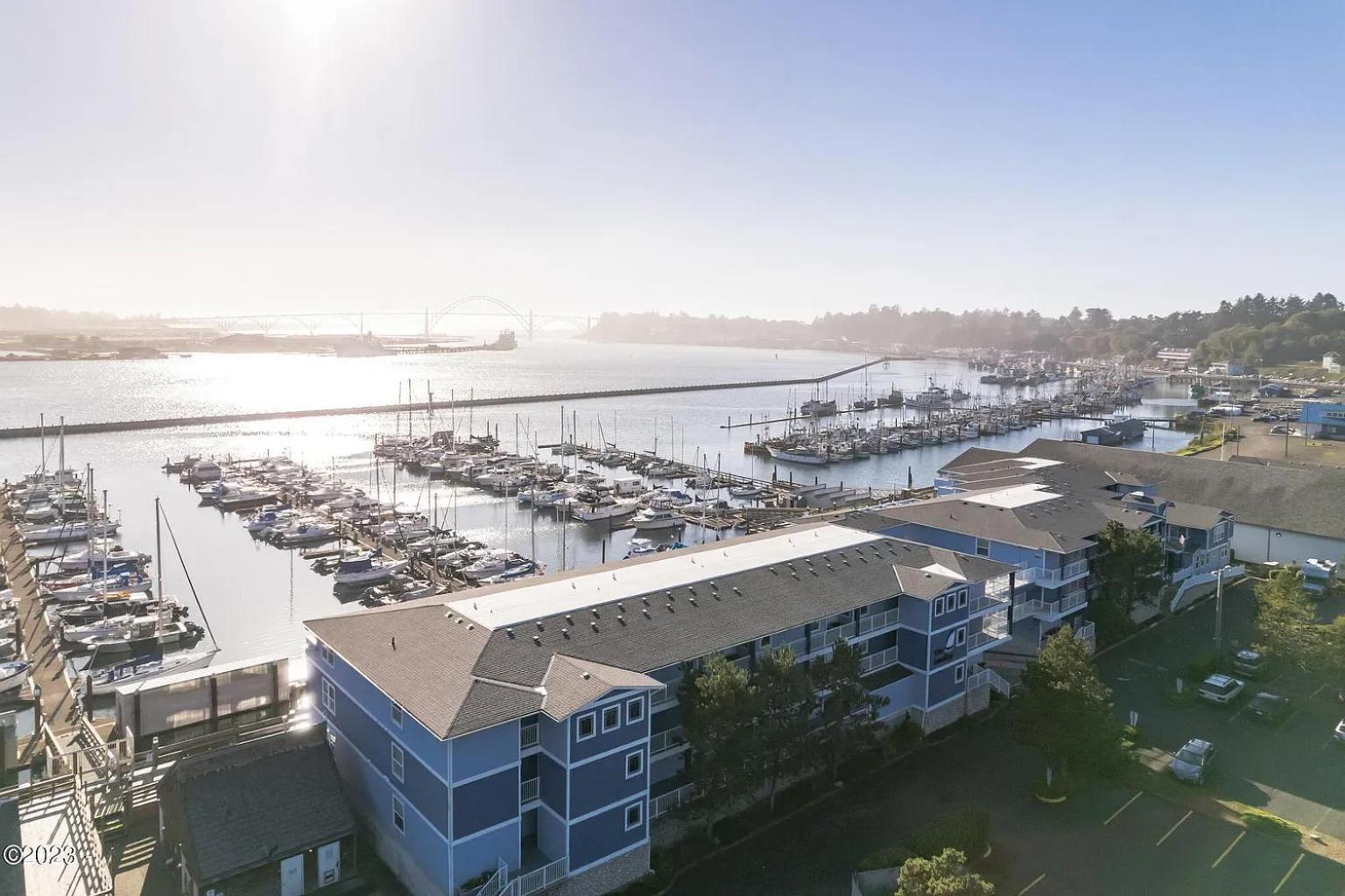 The Landing At Newport Condominium Hotel Exterior photo