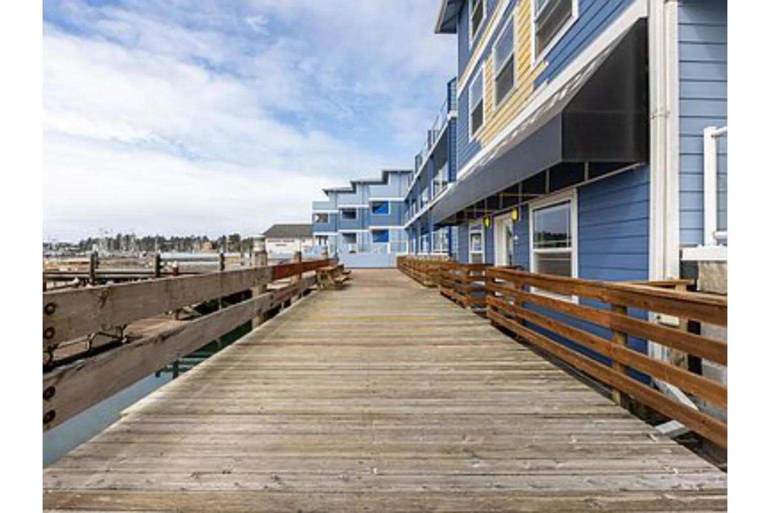 The Landing At Newport Condominium Hotel Exterior photo